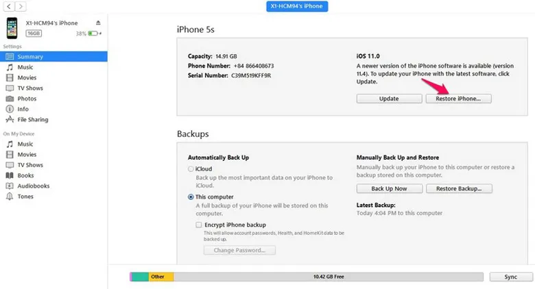 Chạy chương trình iPhone qua iTunes tiếp tục nhấn "Restore iPhone"