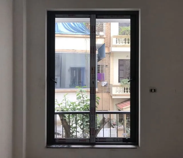 cửa sổ lùa 2 cánh 9