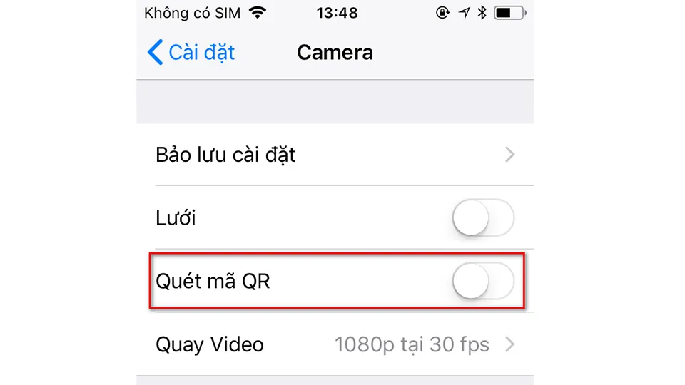 Bạn chọn cài đặt  Camera, bật tùy chọn Quét mã QR(Scan QR code)