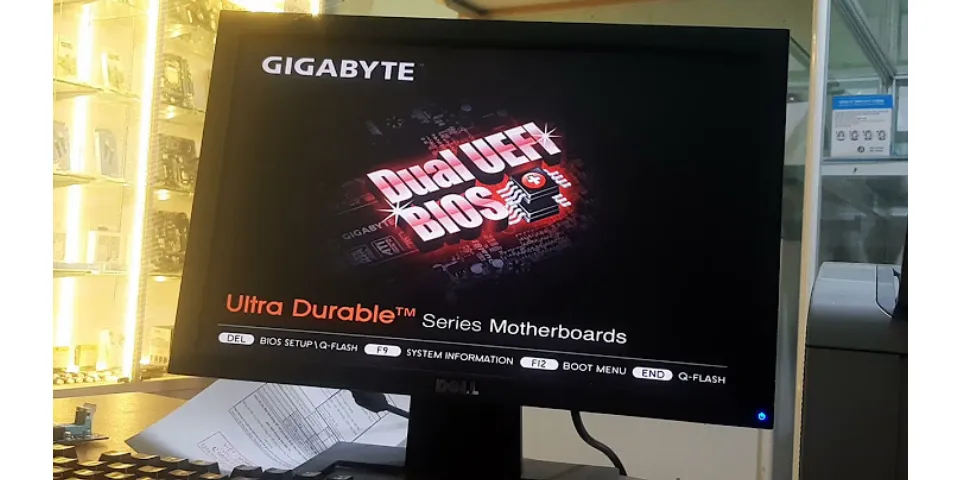 Gigabyte UEFI dualbios boot from USB