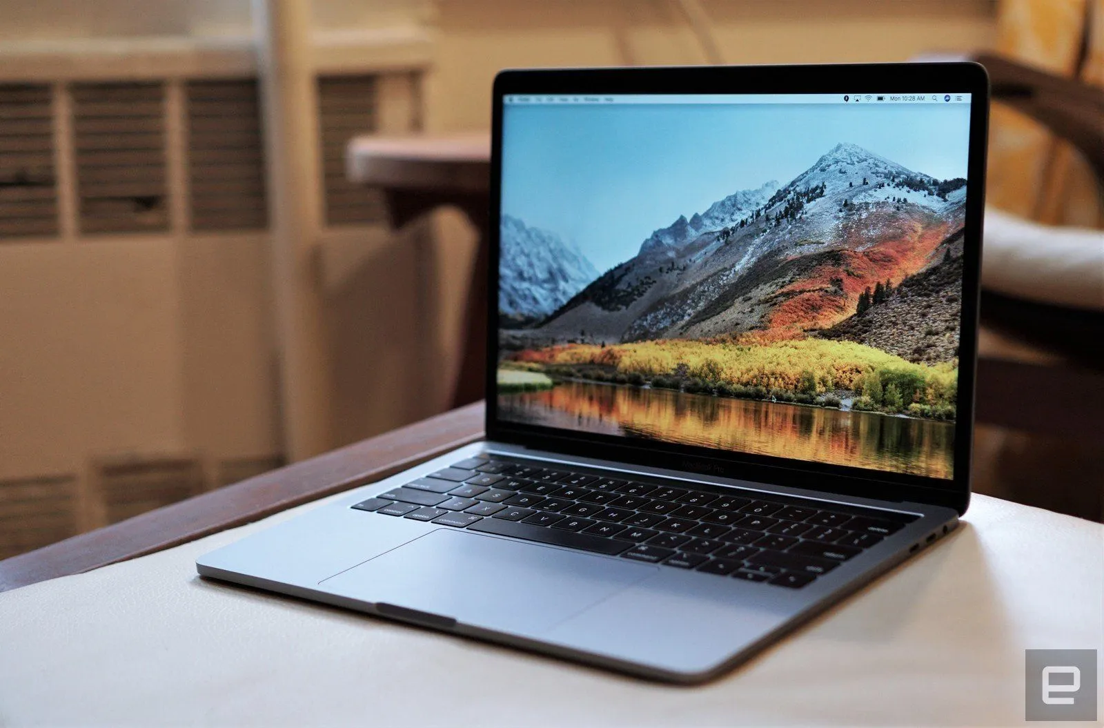 Hình ảnh minh họa Macbook 2017