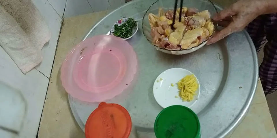Cách nấu thịt gà rang lá chanh