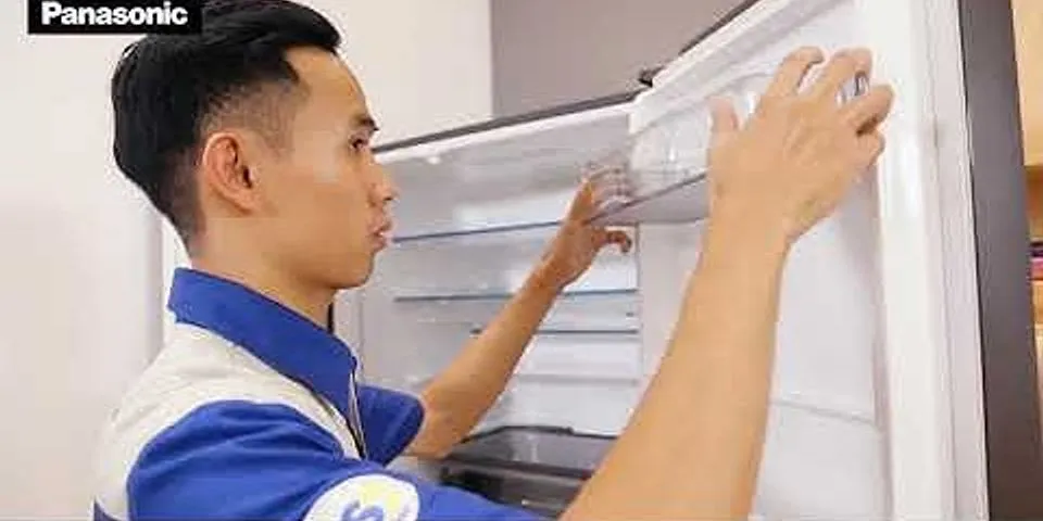 cách tháo khay nước phía sau tủ lạnh samsung